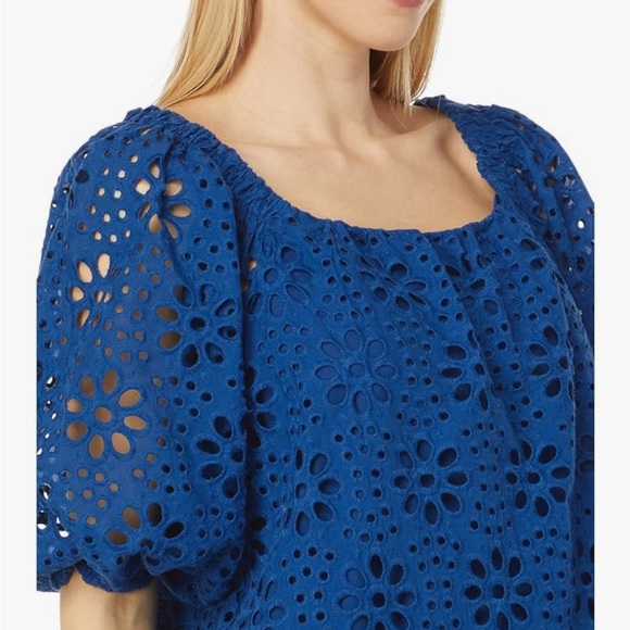 Lilly Pulitzer Kerrigan Elbow Sleeve Eyelet Top Navy Funflower Eyelet. Size S - Picture 7 of 7